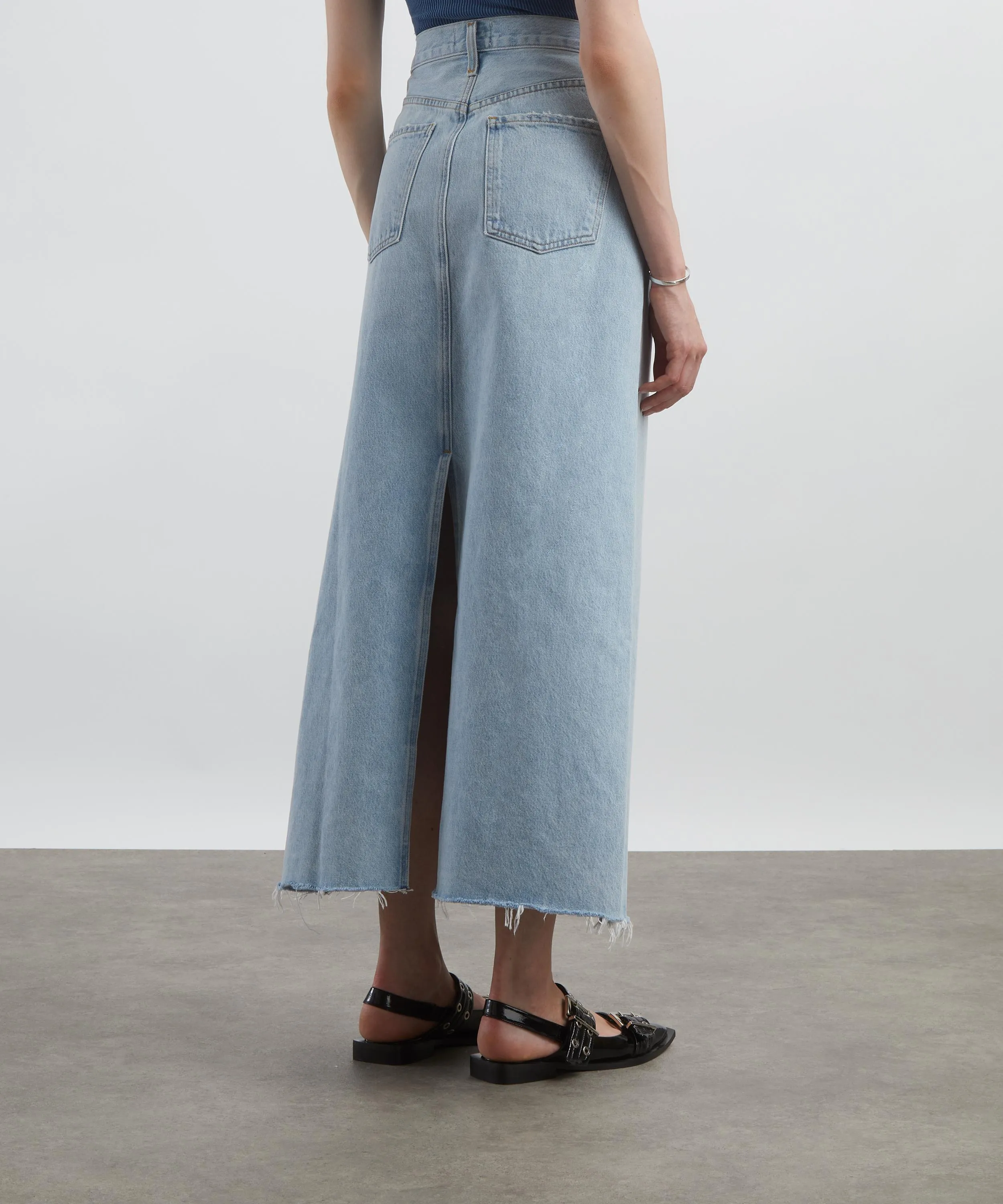 Hilla Denim Maxi-Skirt in Practice