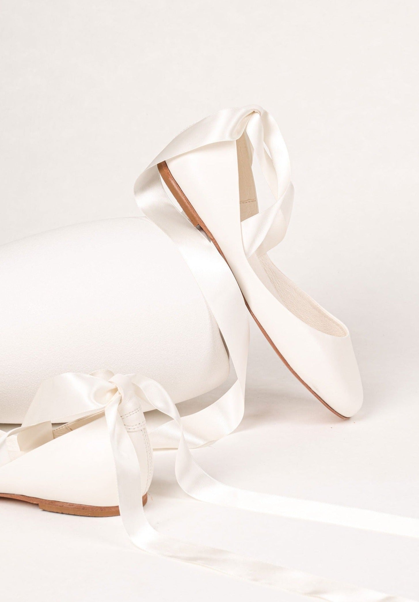 SIENNA BALLET FLATS – LIGHT IVORY